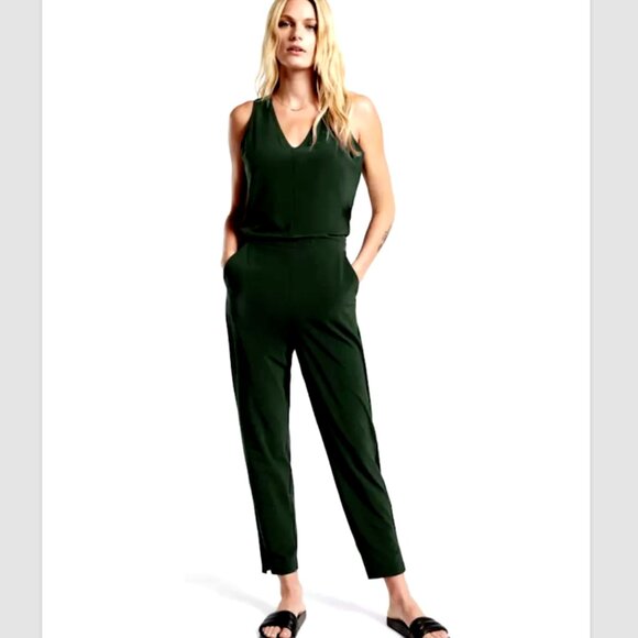 NWT ATHLETA Brooklyn Jumpsuit Black Women's 12 Pockets Comfort Stretch MSRP$129 - Picture 16 of 16